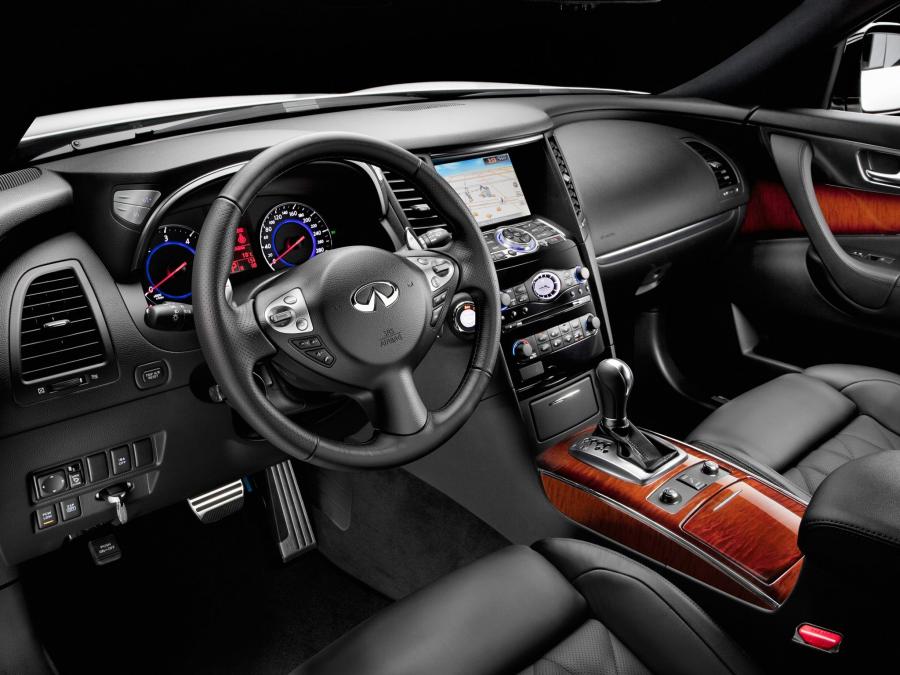  Infiniti FX30d S 2010 года  (фото 24 из 28)